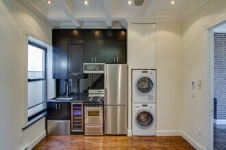 15 W 103rd St in New York, NY - Building Photo - Building Photo