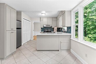1428 Brookcliff Dr in Marietta, GA - Building Photo - Building Photo
