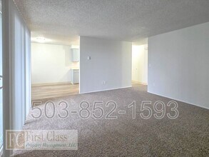 1402 NE 186th Ave in Portland, OR - Building Photo - Building Photo