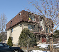 1054 S York Rd in Bensenville, IL - Foto de edificio - Building Photo