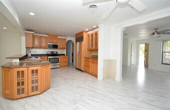 1313 Mango Ave in Venice, FL - Building Photo - Building Photo