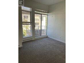 3629 Deercrest Dr in North Vancouver, BC - Building Photo - Building Photo
