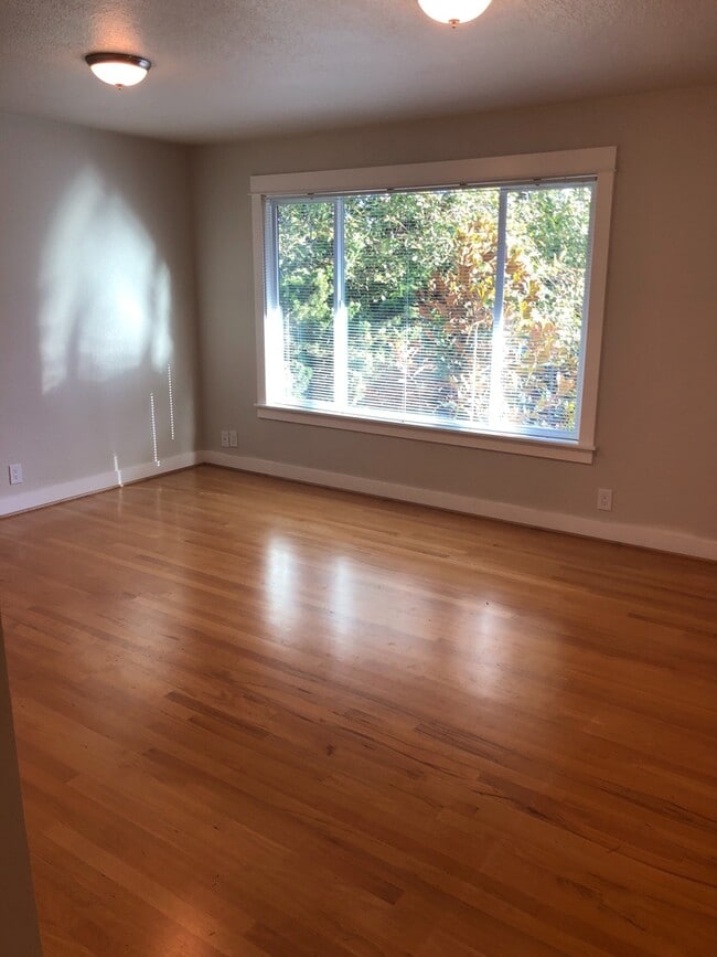 property at 1609 SE Taggart St