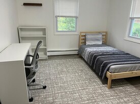 114 S Lee St in Falls Church, VA - Building Photo