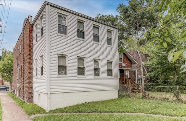 6532 Chamberlain Ave, Unit 2nd Floor in University City, MO - Building Photo - Building Photo