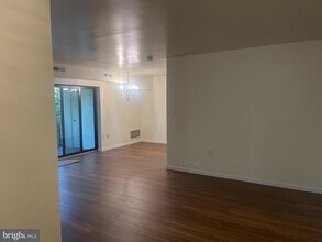 6135 Leesburg Pike in Falls Church, VA - Building Photo - Building Photo