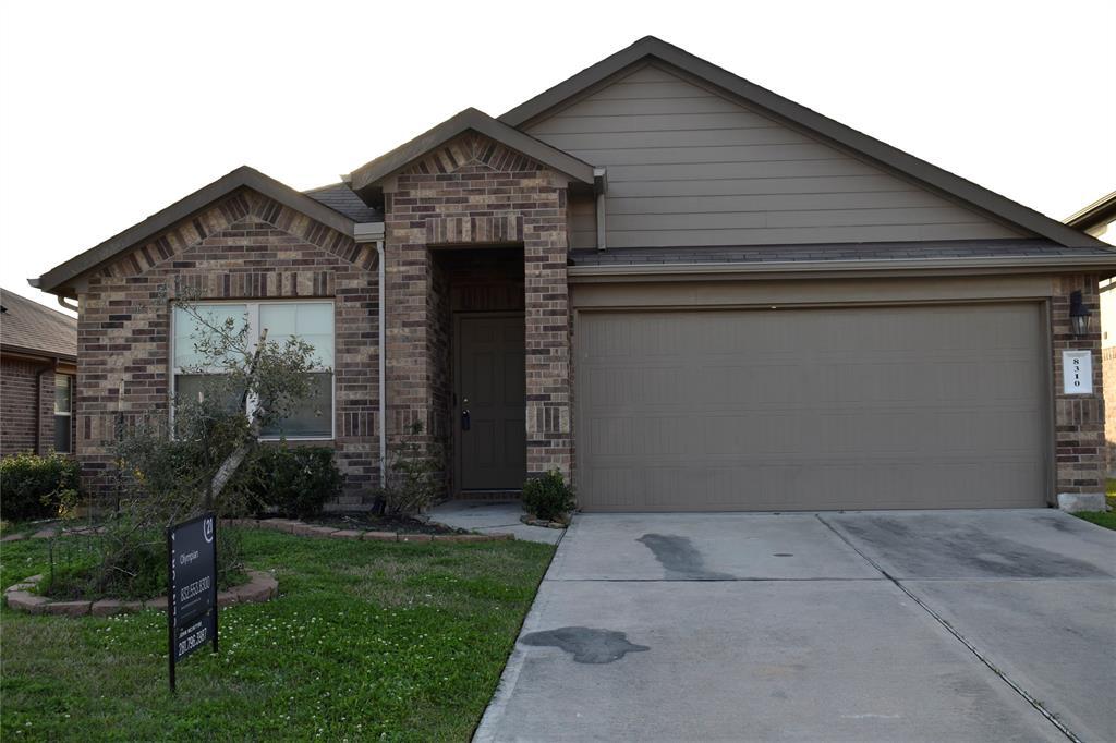 8310 Rose Petals Ln in Arcola, TX - Building Photo