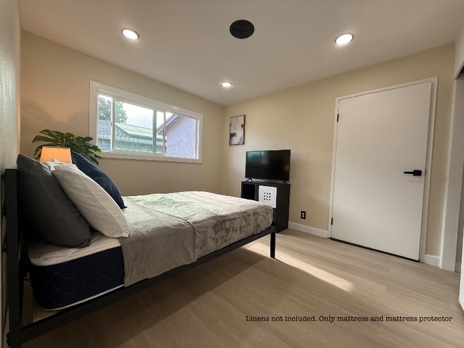 6382 Yale Cir in Huntington Beach, CA - Building Photo - Building Photo