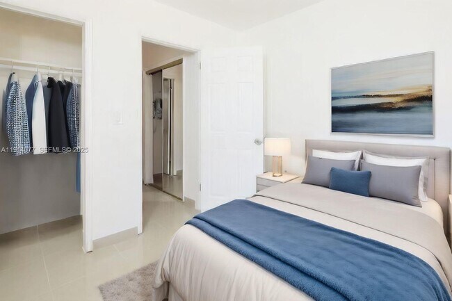 309 Phippen Waiters Rd in Dania Beach, FL - Building Photo - Building Photo