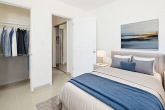 309 Phippen Waiters Rd in Dania Beach, FL - Foto de edificio - Building Photo