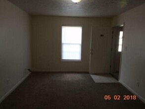 5208 Hasbrook Dr in Louisville, KY - Building Photo - Building Photo