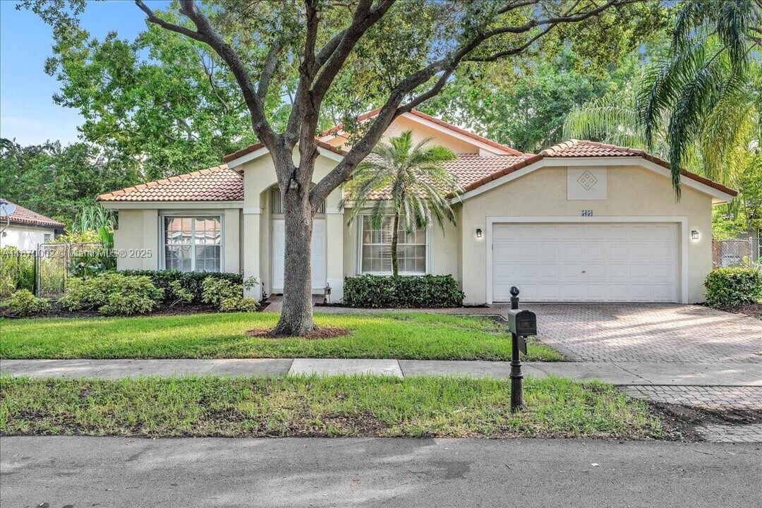 5650 NW 40th Terrace in Coconut Creek, FL - Building Photo