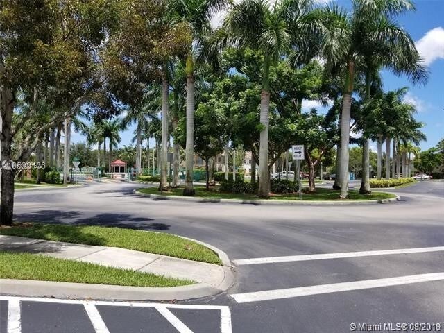 2930 SE 12th Rd-Unit -205-31 in Homestead, FL - Foto de edificio - Building Photo