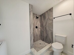 2511 Drake Dr in Orlando, FL - Foto de edificio - Building Photo