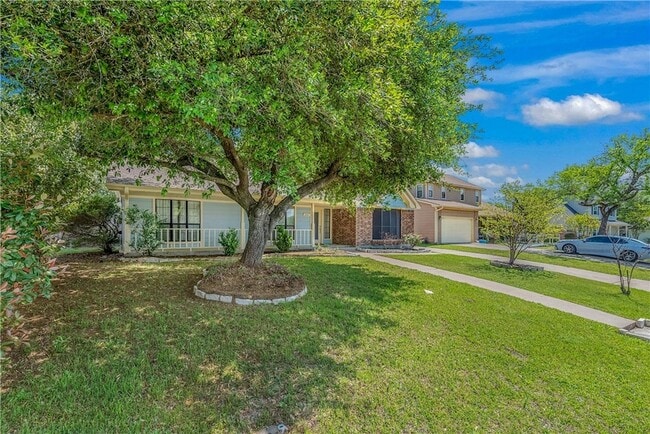1806 Rosebud Ct in College Station, TX - Foto de edificio - Building Photo