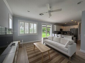 10793 Oak Bend Way in Wellington, FL - Building Photo - Building Photo