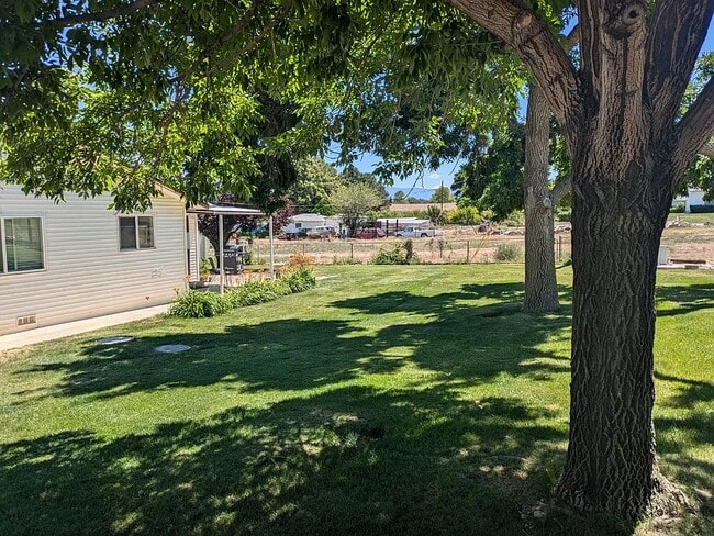 558 W Greenwood Dr, Unit A in Grand Junction, CO - Building Photo - Building Photo