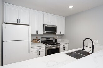 1625 Hotel Cir S in San Diego, CA - Building Photo - Building Photo