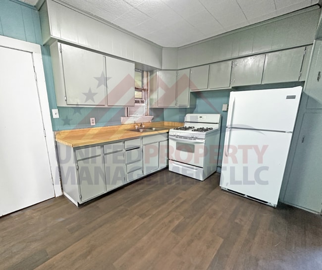 511 W Bonbright St in Carlsbad, NM - Building Photo - Building Photo