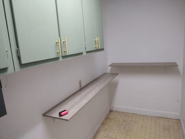 property at 1598 Pearl Ave