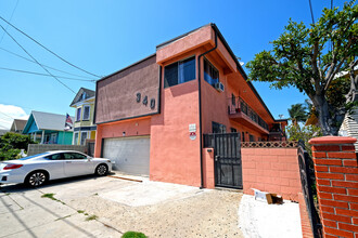 340 W 11th St in San Pedro, CA - Building Photo - Primary Photo