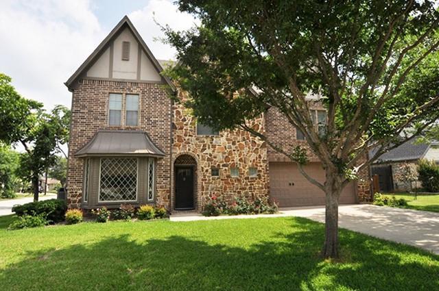 property at 413 Travis St