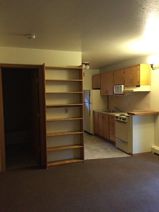3640 W Dimond Blvd in Anchorage, AK - Building Photo
