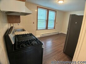 739 Parker St in Boston, MA - Building Photo