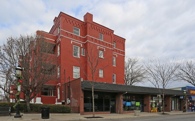The Roslyn in Cincinnati, OH - Building Photo - Building Photo