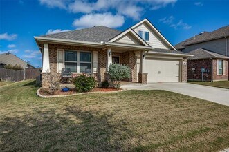 1913 Pavilion Ln in Denton, TX - Building Photo - Building Photo