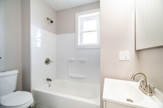 2590 Briggs Rd in Columbus, OH - Building Photo - Building Photo