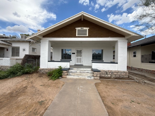 property at 1705 Arizona Ave