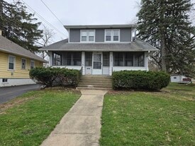 249 E Park Blvd in Villa Park, IL - Building Photo