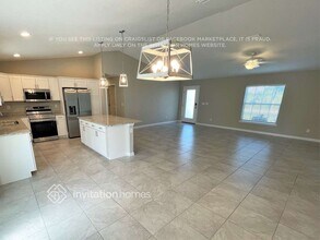 7049 David Blvd in Port Charlotte, FL - Foto de edificio - Building Photo