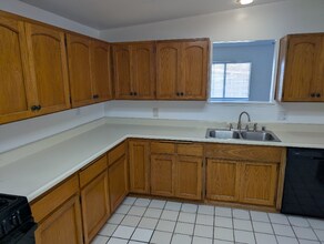 730 Holly Ave, Unit 2401 in Imperial Beach, CA - Foto de edificio - Building Photo