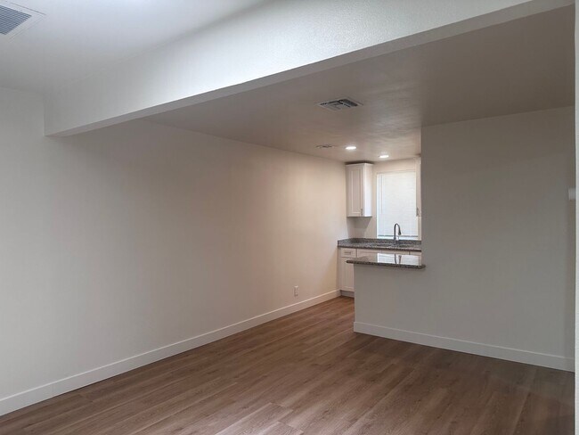 22814 14th St, Unit HEB-1 in Santa Clarita, CA - Building Photo - Building Photo