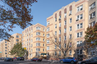 2166 Bronx Park E Apartments