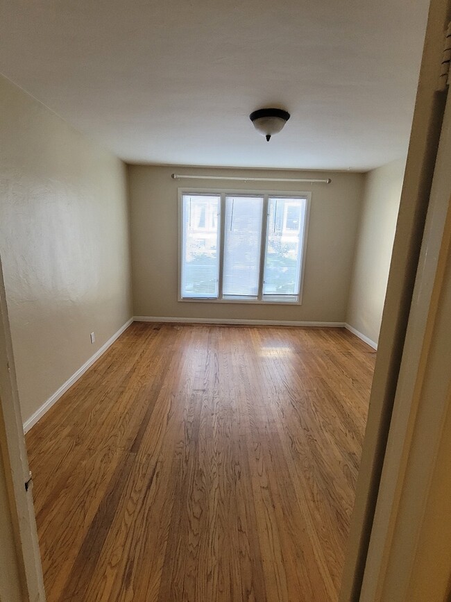 925 Fell St, Unit 2 in San Francisco, CA - Building Photo - Building Photo