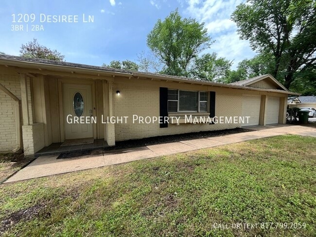 1209 Desiree Ln in Hurst, TX - Building Photo - Building Photo