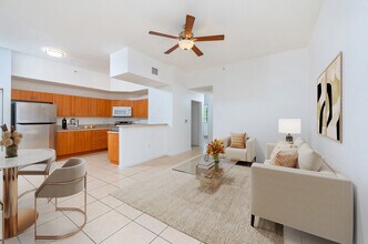 2851 Riverside Dr in Coral Springs, FL - Building Photo - Building Photo