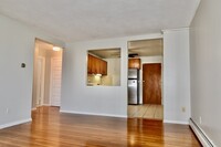 10 Linda Ln, Unit #4-4 in Boston, MA - Foto de edificio - Building Photo