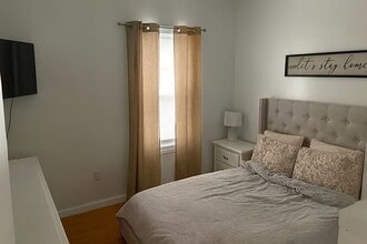 256 Union St in Fall River, MA - Foto de edificio - Building Photo