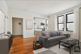 West 10th Street in New York, NY - Building Photo