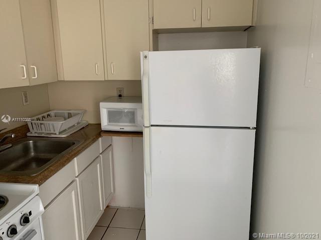 1011 SW 9th St-Unit -1011 in Miami, FL - Building Photo - Building Photo