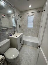 51 Montilla Ave in Coral Gables, FL - Foto de edificio - Building Photo