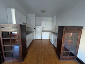 5704 S Harper Ave in Chicago, IL - Building Photo - Building Photo