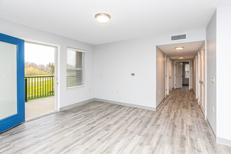 Wiman Gardens Apartments in Madisonville, KY - Building Photo - Interior Photo