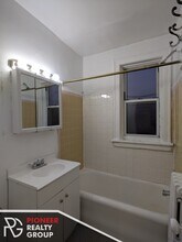 717 W Belmont Ave, Unit 507 in Chicago, IL - Building Photo - Building Photo
