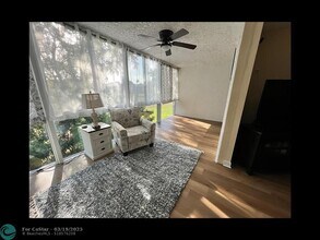 7320 Lake Cir Dr in Margate, FL - Foto de edificio - Building Photo
