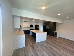 608 W Hillcrest Blvd in Inglewood, CA - Building Photo - Building Photo